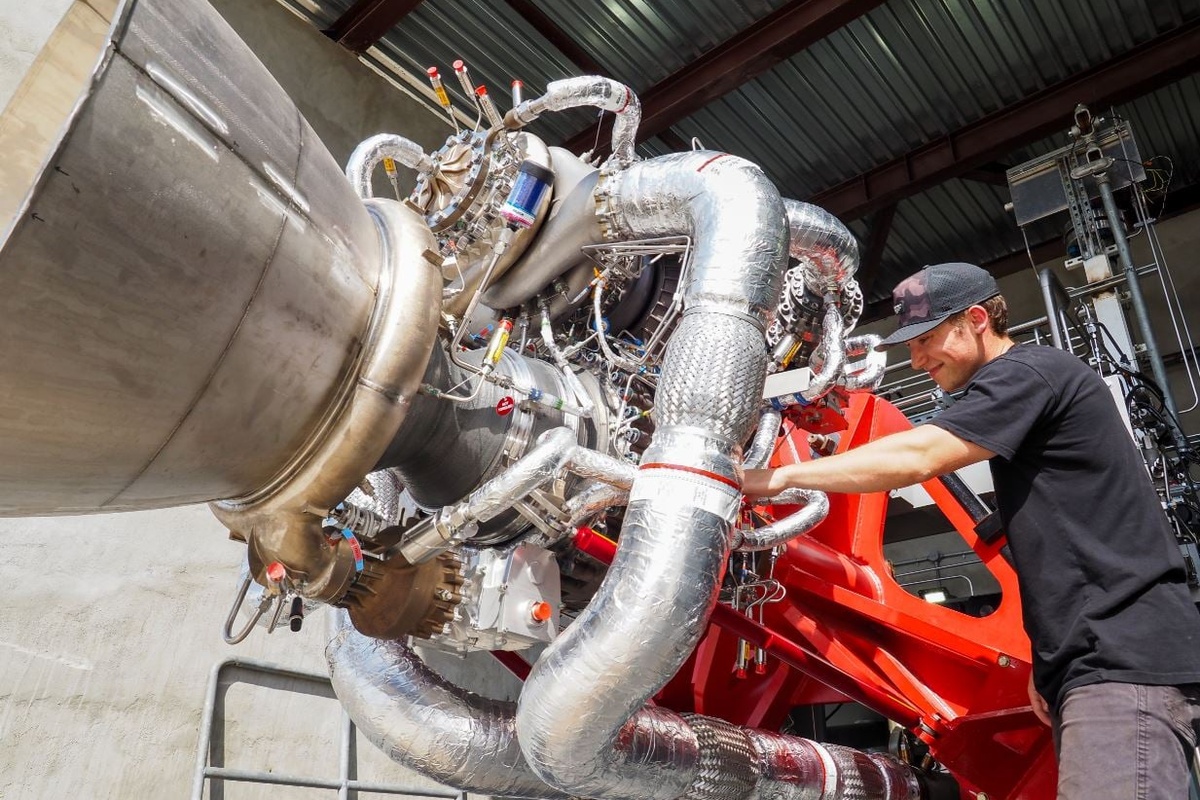 Rocket Lab Stock Falls 8% After Hours as Neutron Launch Slips to 2027