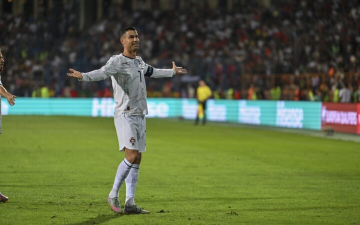 Ronaldo Is First Active Athlete to Earn $2 Billion, Forbes Says