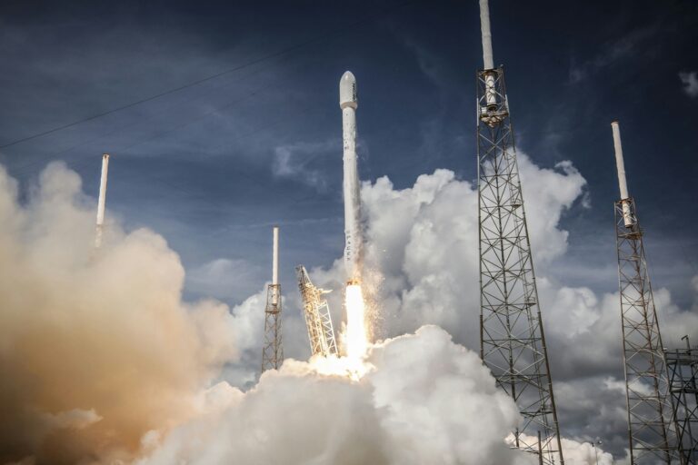 SpaceX Used Space Photos in AI Chip Financing Pitch, FT Reports