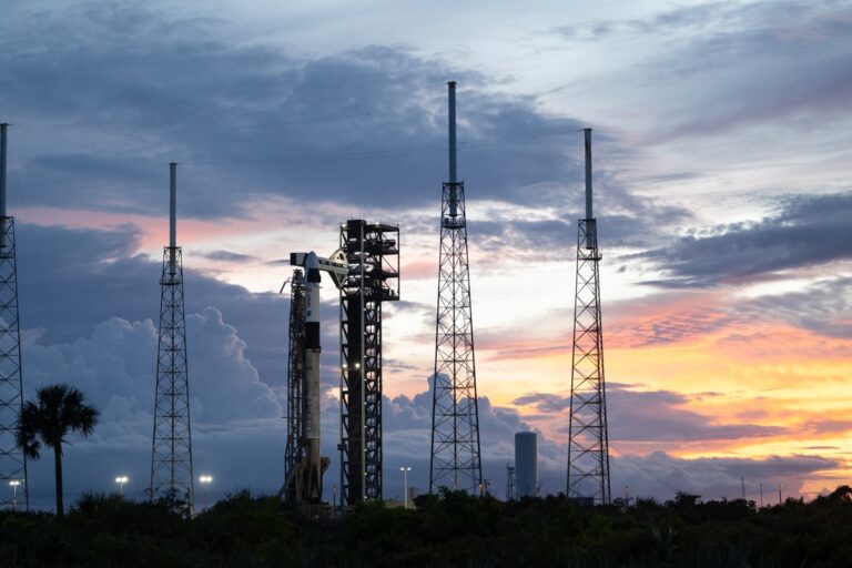 SPCX Stock Climbs Above $175 as SpaceX Value Tops $2.3 Trillion