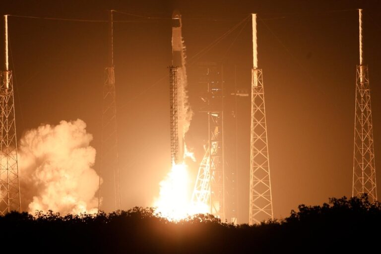 SpaceX Stock Jumps Over 10% After First Post-IPO Profit and Tesla Merger Talks