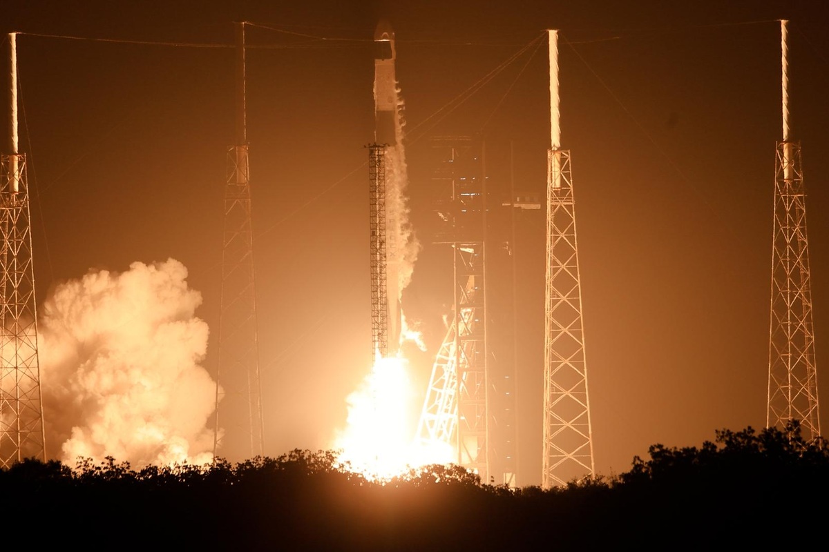 SpaceX Stock Jumps Over 10% After First Post-IPO Profit and Tesla Merger Talks