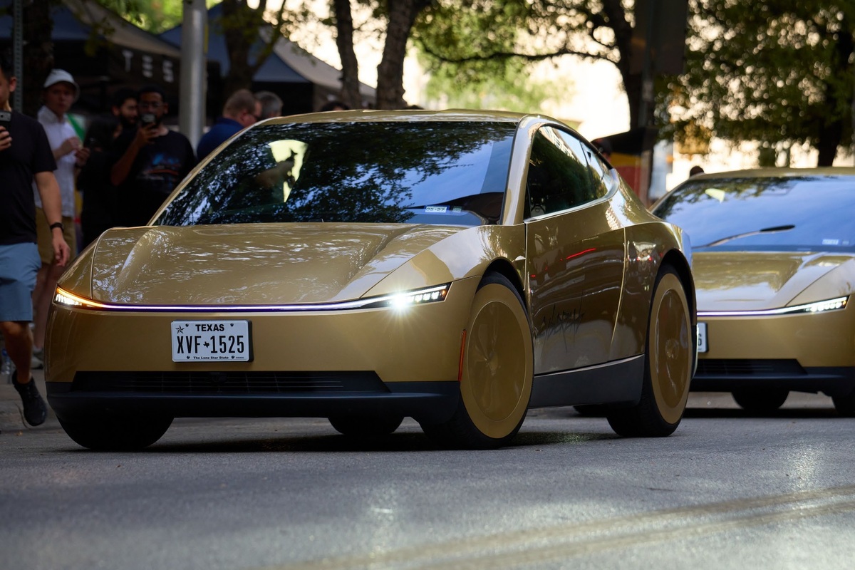 Tesla Stock Rises After Q3 Earnings Beat, With Revenue at $28.05 Billion