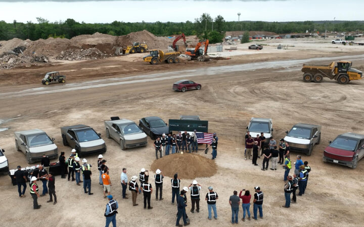 Barclays Sees Possible Tesla–SpaceX Merger Before Annual Meeting