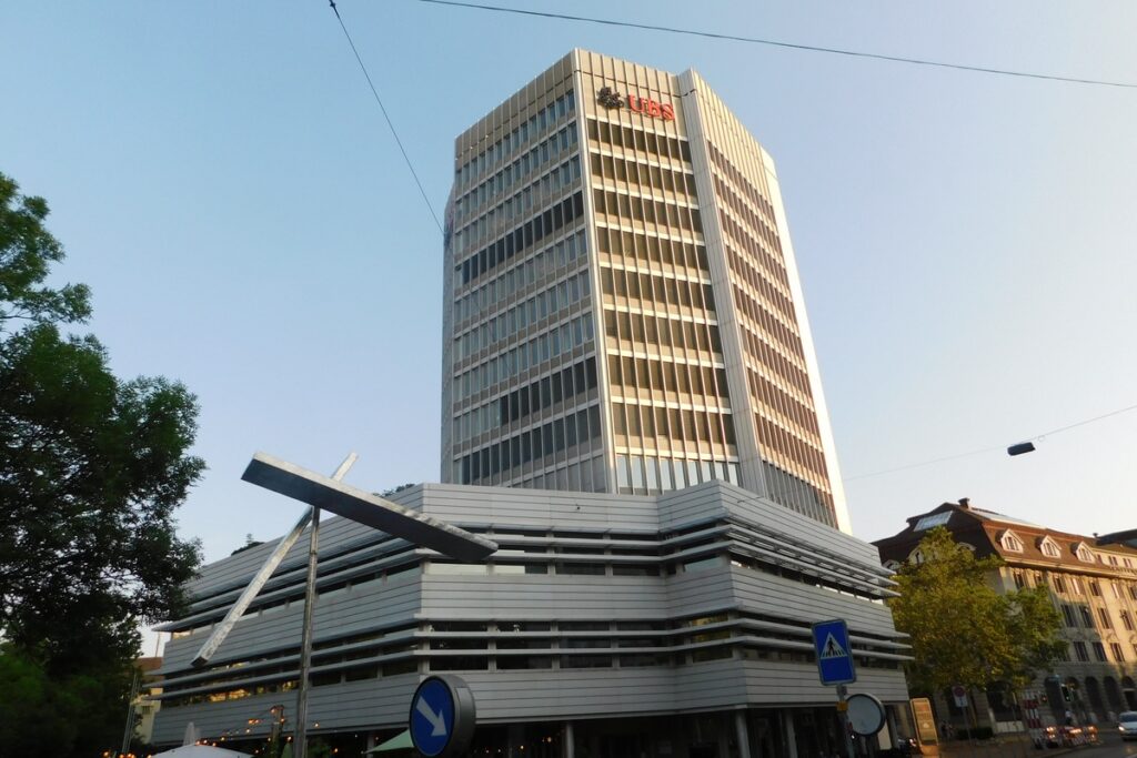 UBS Sees ECB Rate Hikes in December and March, Lifting Peak to 3%
