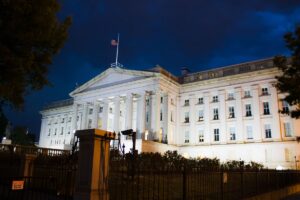 U.S. 30-Year Treasury Yield Hits Fresh 24-Year High