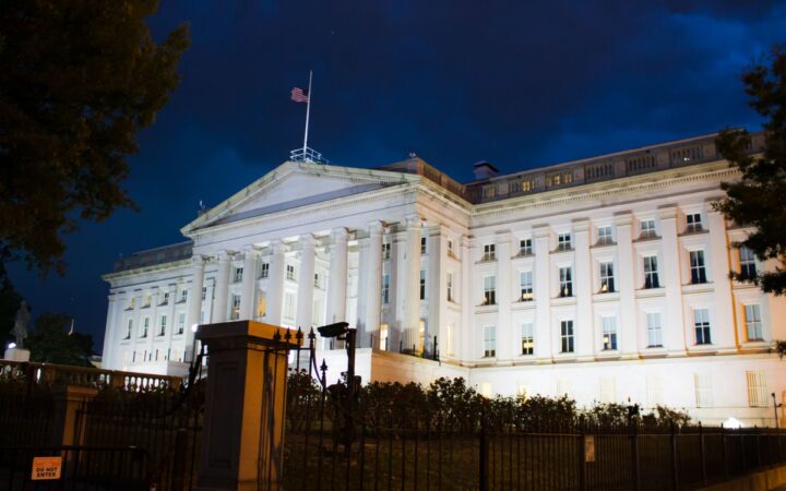 U.S. 30-Year Treasury Yield Hits Fresh 24-Year High