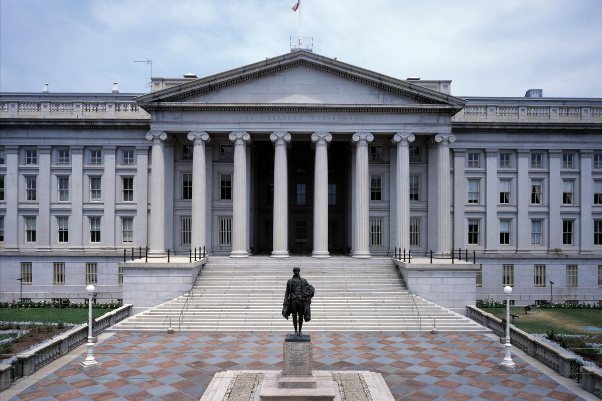 U.S. Debt Tops $40.5 Trillion as Interest Nears $3 Billion a Day