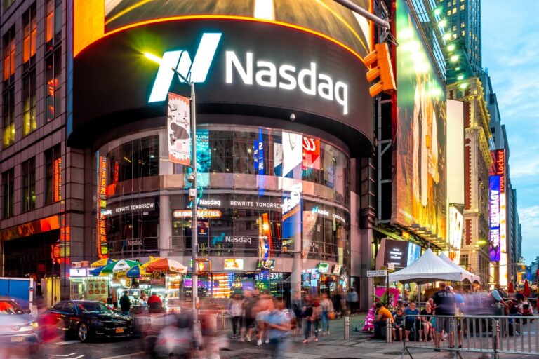 US Stocks Post Worst Day Since July as Inflation Hits AI Trade